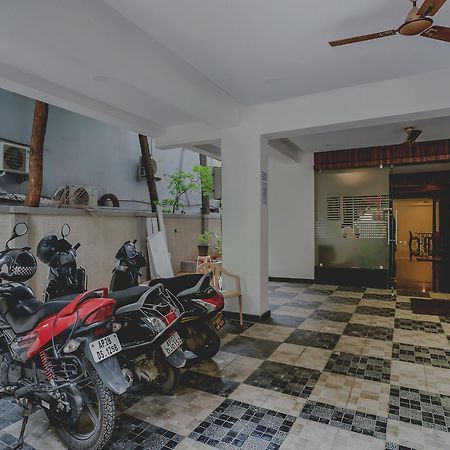 Hotel O Gokul Grand Near Sr Nagar Police Station Хидерабад Екстериор снимка
