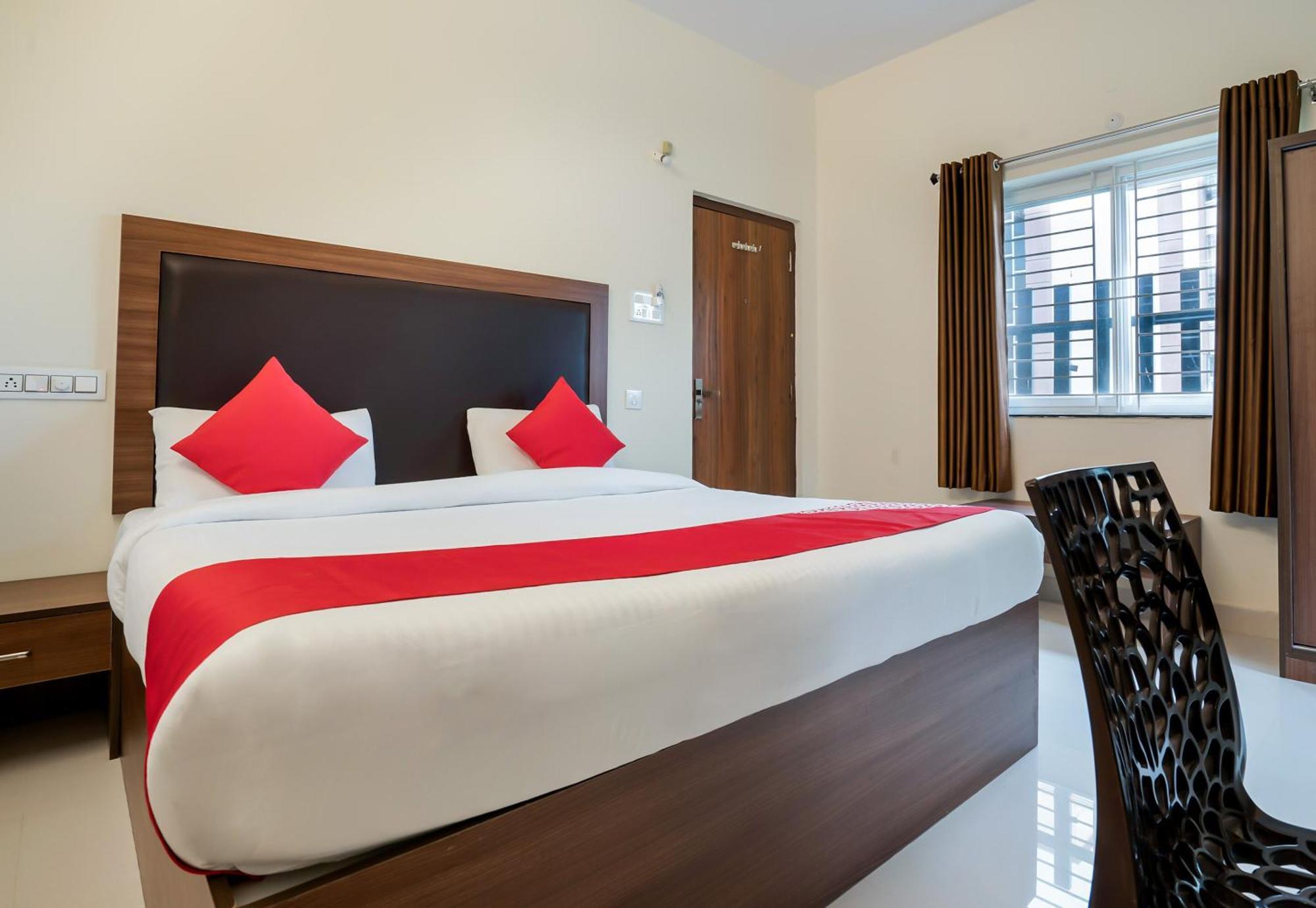 Hotel O Gokul Grand Near Sr Nagar Police Station Хидерабад Екстериор снимка