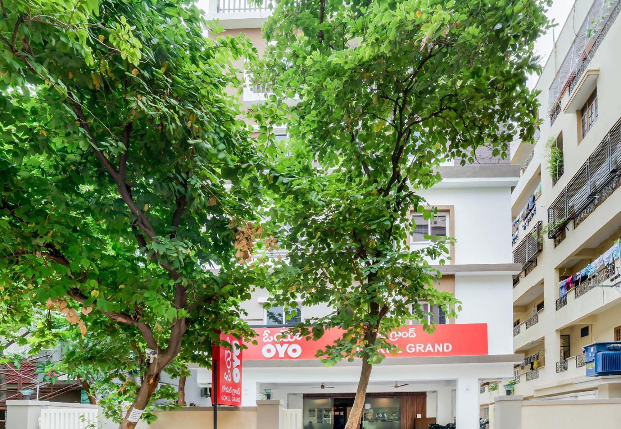 Hotel O Gokul Grand Near Sr Nagar Police Station Хидерабад Екстериор снимка