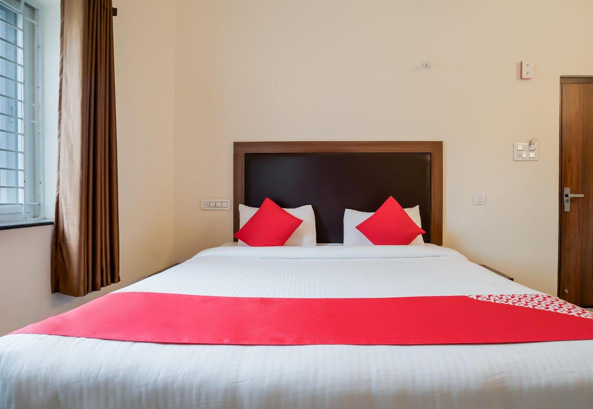 Hotel O Gokul Grand Near Sr Nagar Police Station Хидерабад Екстериор снимка
