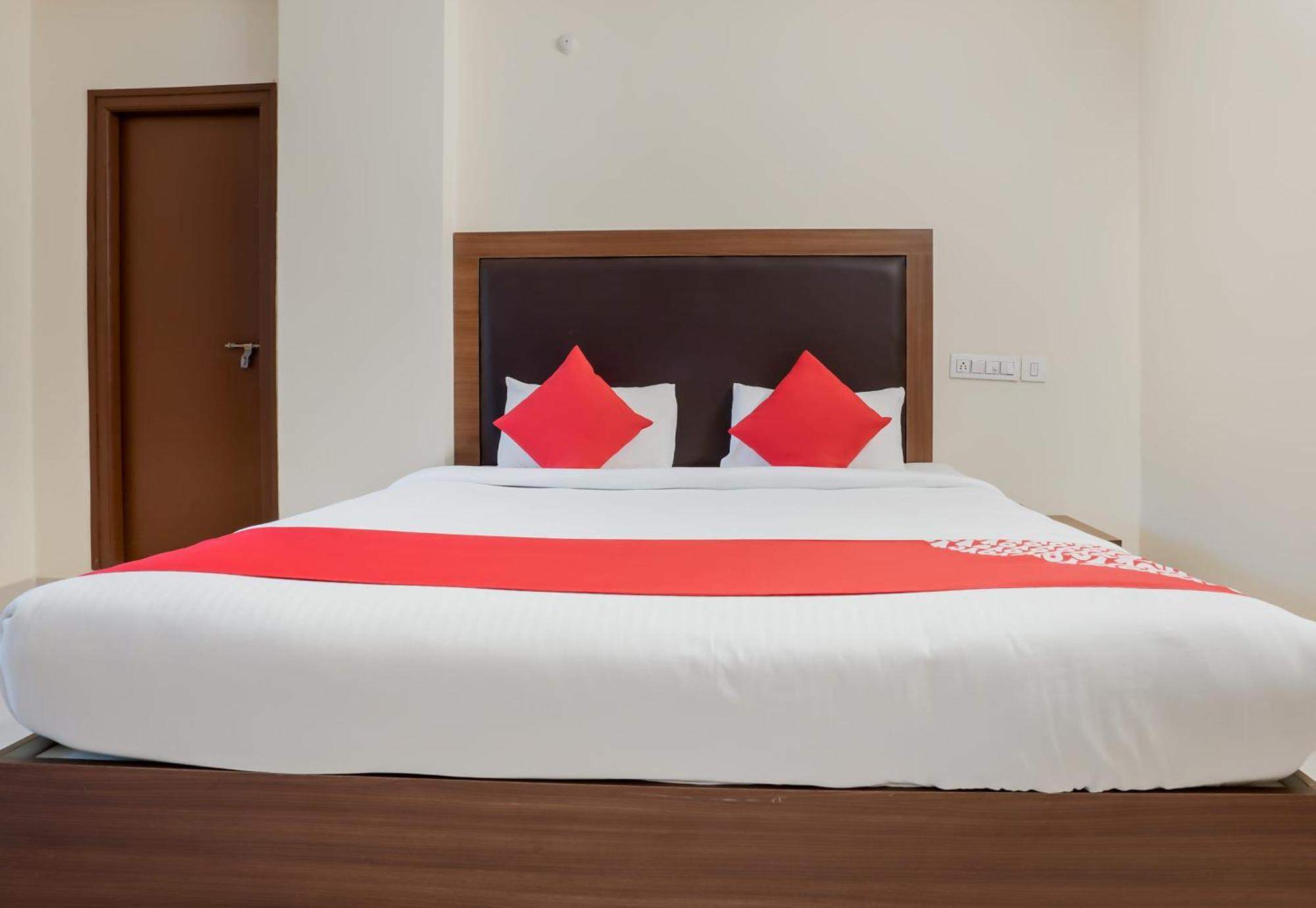 Hotel O Gokul Grand Near Sr Nagar Police Station Хидерабад Екстериор снимка