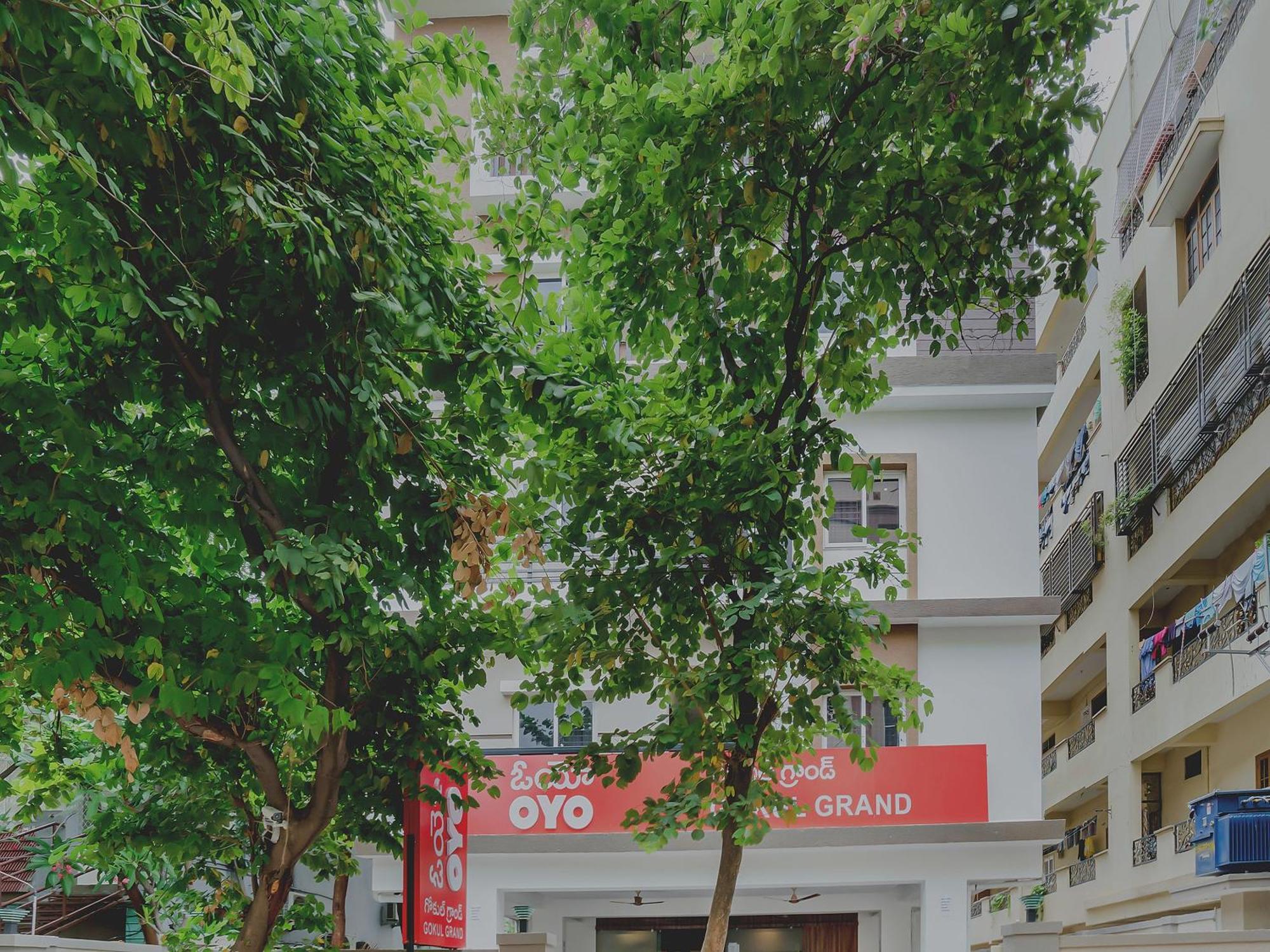 Hotel O Gokul Grand Near Sr Nagar Police Station Хидерабад Екстериор снимка